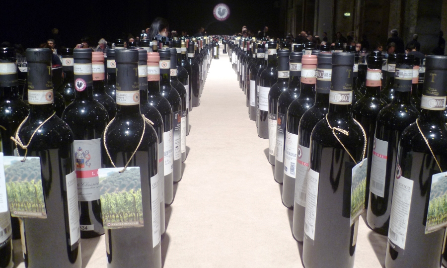 Nei pacchi gara un “must” del territorio: il vino Chianti Classico